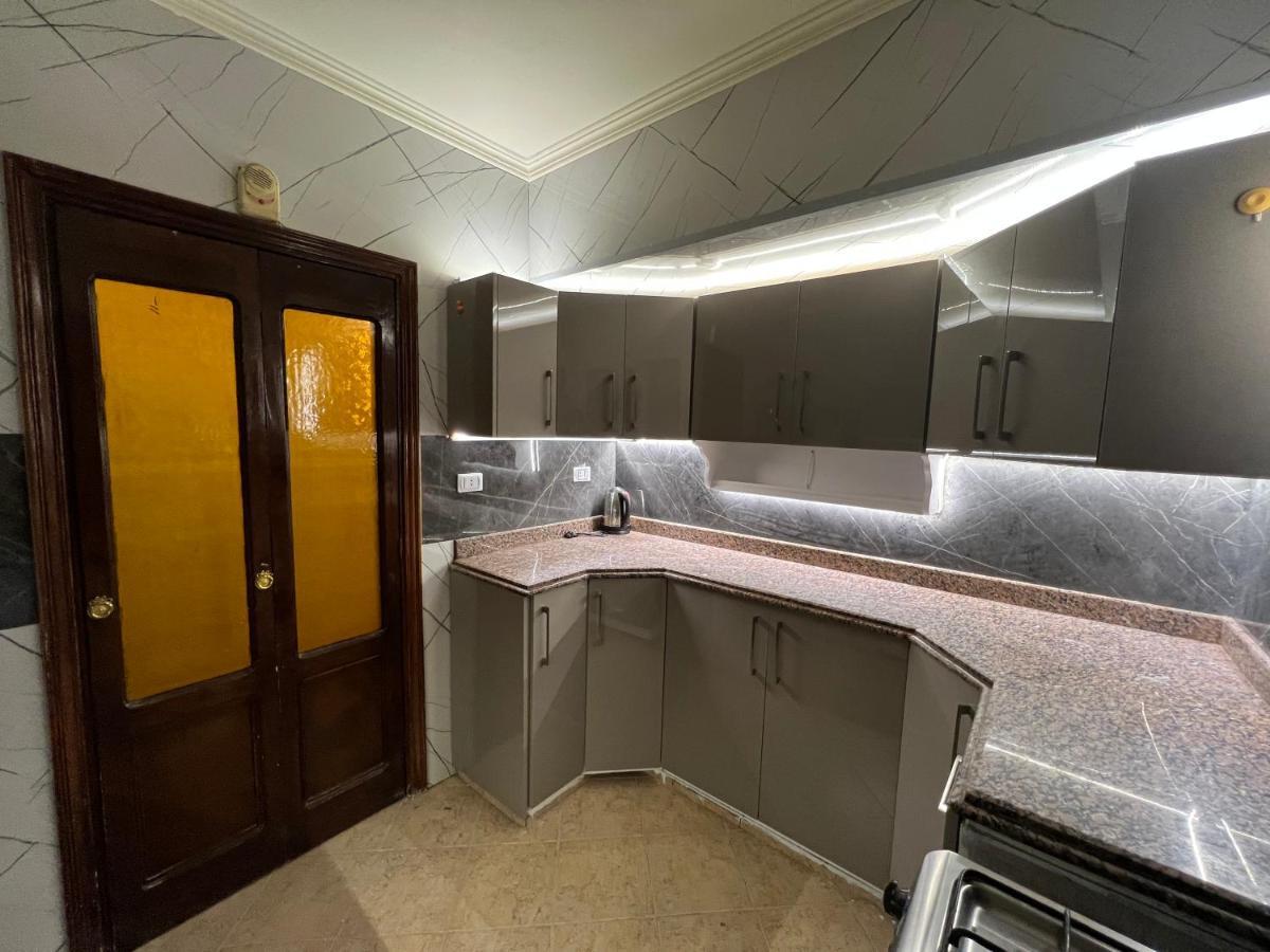 Apartment Modern Stars Nasr Apartment: 3 Rooms, 2 Baths, Balcony